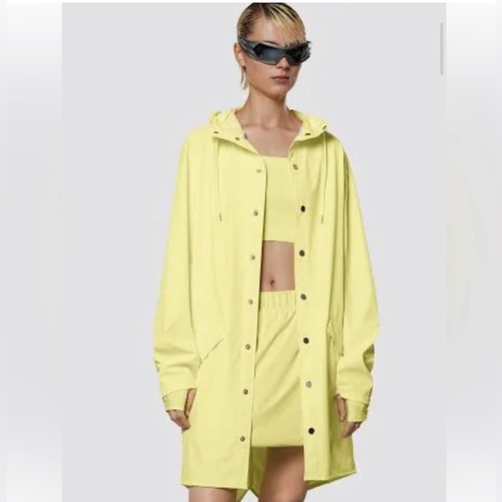 Rains Unisex Long Rain Jacket in Straw Yellow Size Large New With Tags $125 MSRP